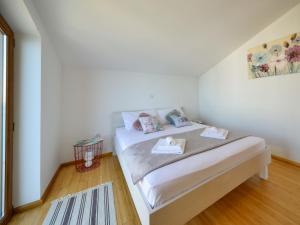 Postel nebo postele na pokoji v ubytování Apartment Val 2-1 by Interhome