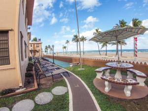 Gallery image of Neptune Oceanfront Rentals in Hollywood