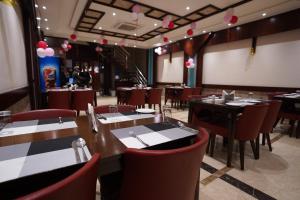 Restorāns vai citas vietas, kur ieturēt maltīti, naktsmītnē Hotel Varanasi Heritage