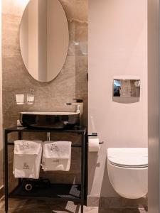 Ein Badezimmer in der Unterkunft ArtLoft Garni Hotel