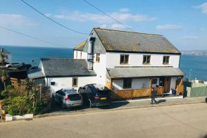 Gallery image of Bay House Lundy Port Isaac Apartment with Sea Views in Port Isaac