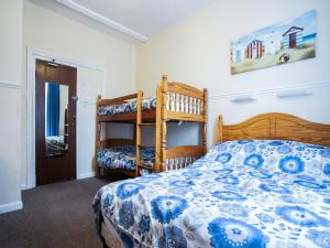 Poschodová posteľ alebo postele v izbe v ubytovaní Granby Hotel