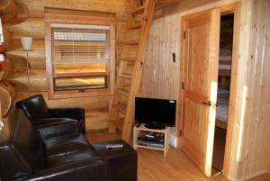 Gallery image of Porteau Cove Olympic Legacy Cabins in Furry Creek
