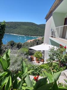 Afbeelding uit fotogalerij van Apartman Norma free parking in Rabac