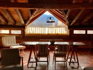 Restauracja lub miejsce do jedzenia w obiekcie Casona de Saltus, espectacular casona en Sotosalbos,10min de Segovia