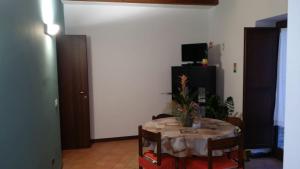 TV a/nebo společenská místnost v ubytování Albergo Diffuso di Campolattaro