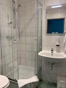 Vannituba majutusasutuses Behringers City Hotel Nürnberg