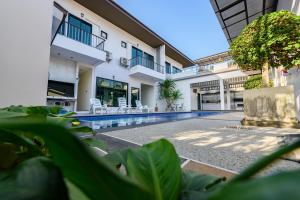 Gallery image of Top Residence in Suratthani