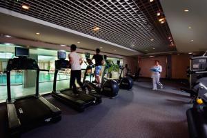 Fitness centrum a/nebo fitness zařízení v ubytování Sunworld Dynasty Hotel Beijing Wangfujing