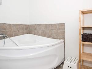 Bilik mandi di 8 person holiday home in Silkeborg