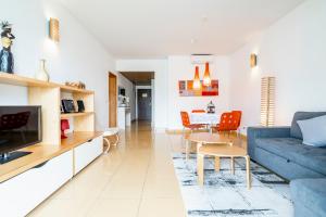 Η κουζίνα ή μικρή κουζίνα στο Colorful Cozy Apartment view +5 φωτογραφίες