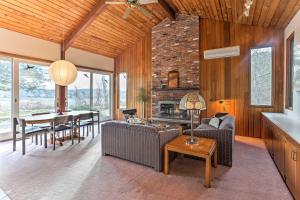 Gallery image of Stylish Wellfleet Home with Patio on 2 Private Acres in Wellfleet
