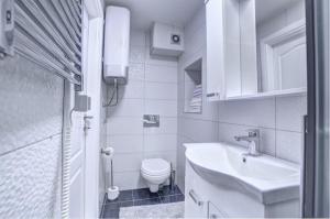 Koupelna v ubytování Apartman Elez + 22 fotografií