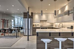A kitchen or kitchenette at Vail Condo with Mtn View Deck - Steps to Ski Shuttle