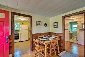 Φωτογραφία από το άλμπουμ του Cape Cod House with Grill and Yard - Drive to Beach! σε South Yarmouth