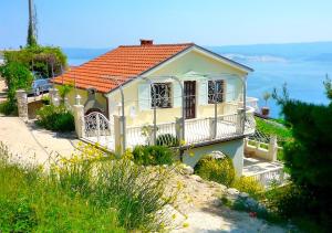 Fotografie z fotogalerie ubytování Villa Bugenvilla v destinaci Lokva Rogoznica