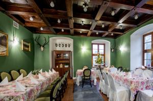 Ресторант или друго място за хранене в Pałac w Rymaniu