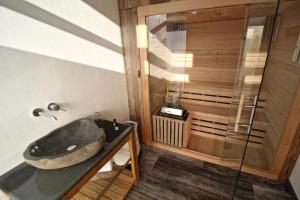 Ванна кімната в Chalet West