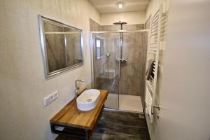 A bathroom at Chalet West