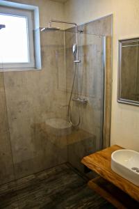 A bathroom at Chalet West