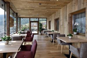 Un restaurante u otro lugar para comer en Chalet Gratznhäusl