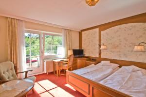 Postel nebo postele na pokoji v ubytování Hotel Hanses-Bräutigam + 37 fotografií