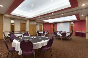 Konferenční prostory v ubytování Ramada by Wyndham Raleigh + 35 fotografií
