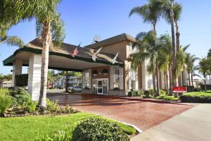 Gallery image of Ramada by Wyndham Costa Mesa/Newport Beach in Costa Mesa