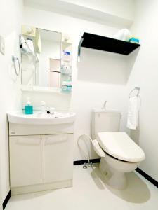 ห้องน้ำของ OUCHI HOTEL Higashi-Hiratsuka #303
