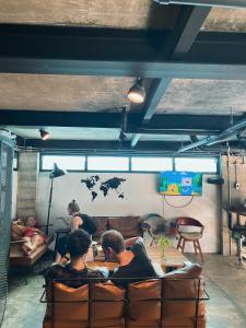 Posezení v ubytování Indie Hostel - Koh Tao