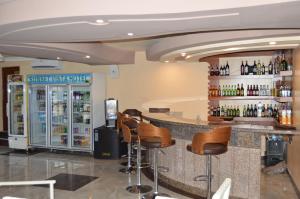 Ο χώρος του lounge ή του μπαρ στο Sunset Vista Hotel
