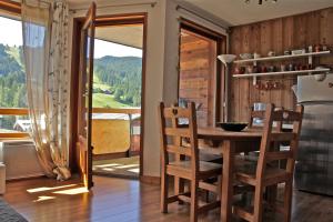 Gallery image of Bel app aux Gets 10mn centre ski parking tennis privé in Les Gets