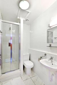 Kupaonica u objektu Oliver Hotel