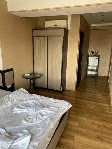 Postel nebo postele na pokoji v ubytování 7 Baits Hotel