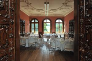 Un restaurant sau alt loc unde se poate mânca la Schloss Ettersburg Weimar