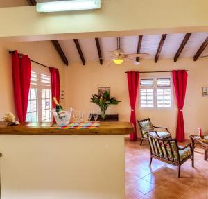 Istumisnurk majutusasutuses Coquette villa du Cap Est