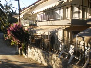 A balcony or terrace at Zavrakli