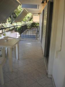 A balcony or terrace at Zavrakli