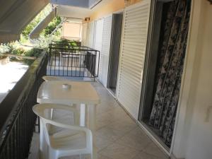 A balcony or terrace at Zavrakli