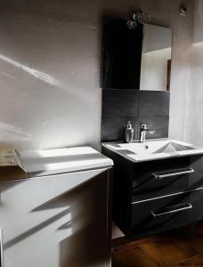 Dapur atau dapur kecil di Gîte du tilleul - 2 étoiles - domaine de l'olivier