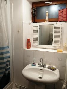 Ένα μπάνιο στο La maison de Xenos