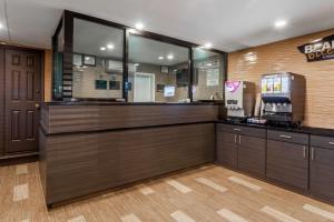 Kuchyň nebo kuchyňský kout v ubytování Travelodge by Wyndham South Hackensack + 9 fotografií