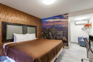 Postel nebo postele na pokoji v ubytování Travelodge by Wyndham South Hackensack