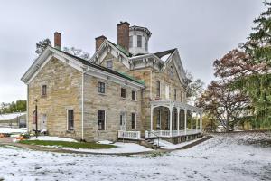Gallery image of Renovated Historic Home Less Than 1 Mile to Eagle Point! in Dubuque