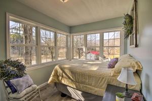 Gallery image of Quiet Escape with Hot Tub, 5 Miles to Raystown Lake! in Entriken