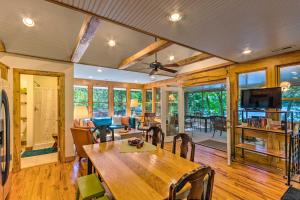 Gallery image of Boathouse, Sunroom and Decks Lake Lure Cottage in Lake Lure