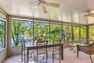 Gallery image of Boathouse, Sunroom and Decks Lake Lure Cottage in Lake Lure +18 photos