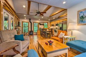 Gallery image of Boathouse, Sunroom and Decks Lake Lure Cottage in Lake Lure