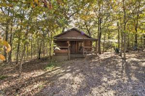 Gallery image of Peaceful Cabin 4 Mi to Broken Bow Lake with Hot Tub! in Stephens Gap