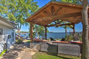 Gallery image of Waterfront Home in Tool with Dock, Fire Pit and Patio! in Tool
